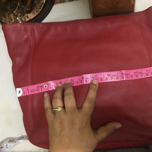 Authentic Michael Kors Medium Slouchy Cherry Leather Shoulder Bag - Picture 7 of 15